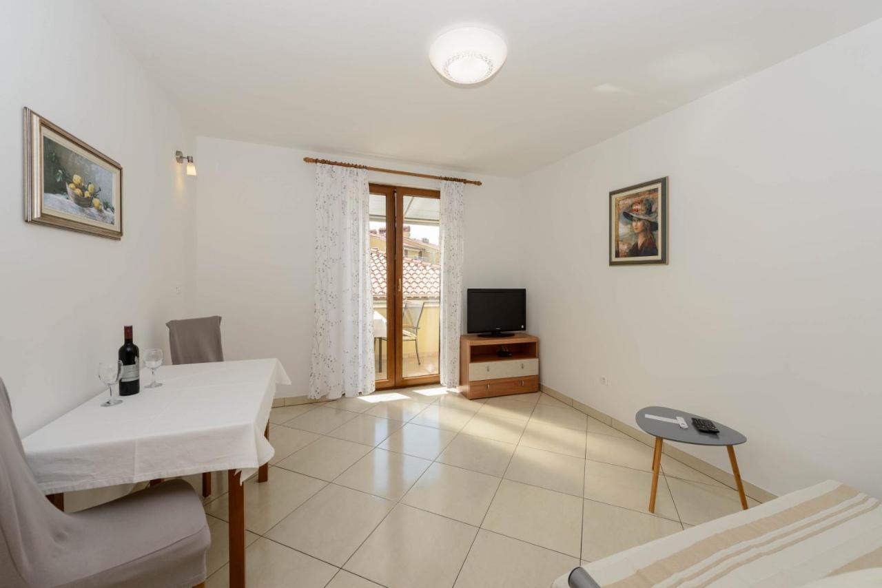Apartments Milar Ровінь Екстер'єр фото