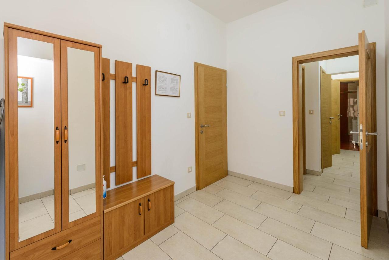 Apartments Milar Ровінь Екстер'єр фото