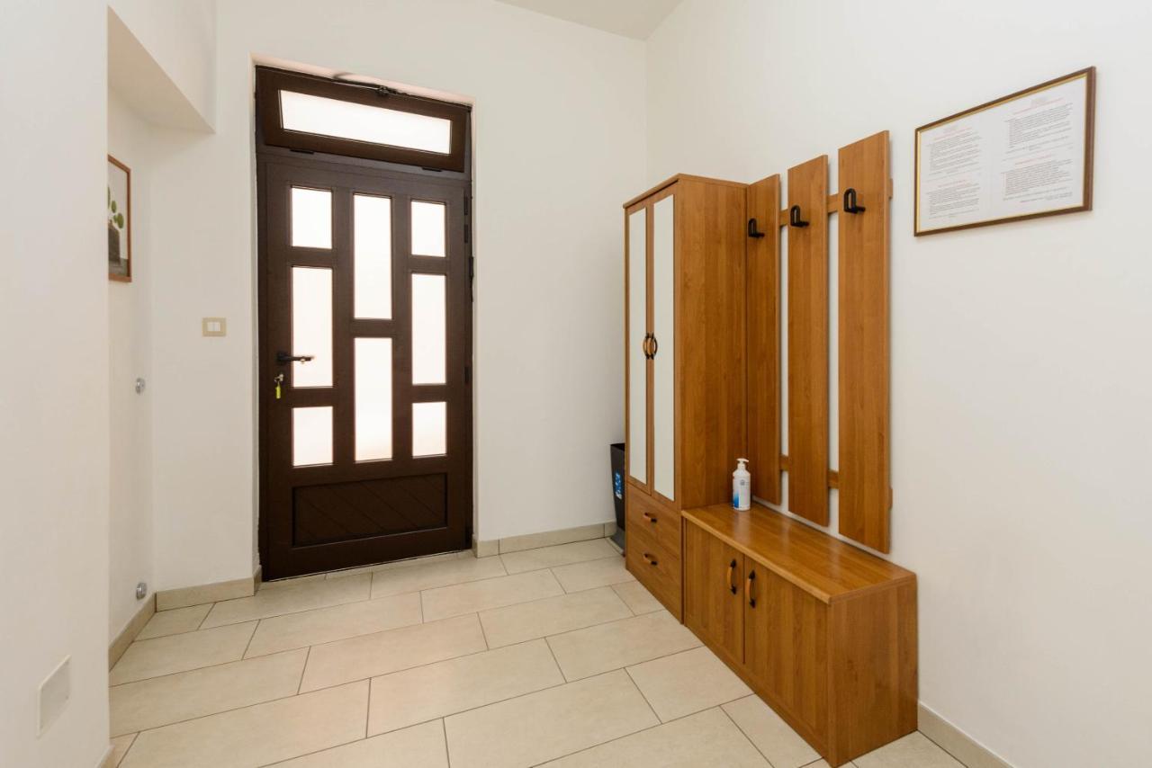 Apartments Milar Ровінь Екстер'єр фото